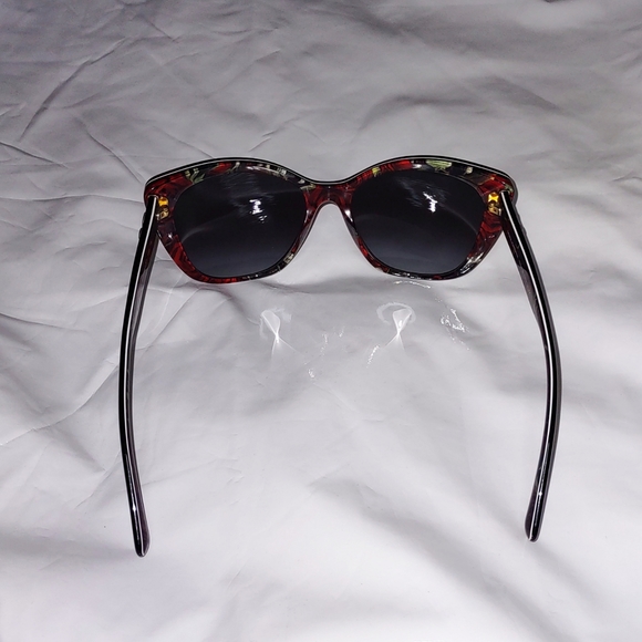 Dolce & Gabbana Sunglasses - Picture 5 of 9